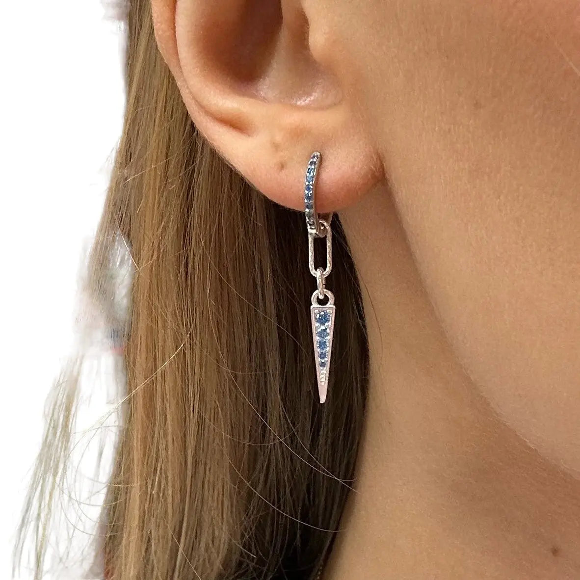 Längre zirkoner och tagg - Örhängen - L8Hasselblad