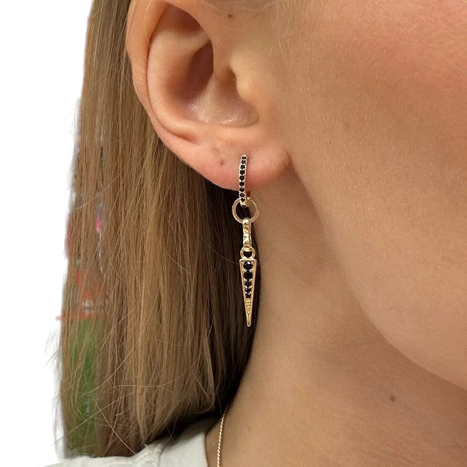 Längre zirkoner och tagg - Örhängen - L8Hasselblad