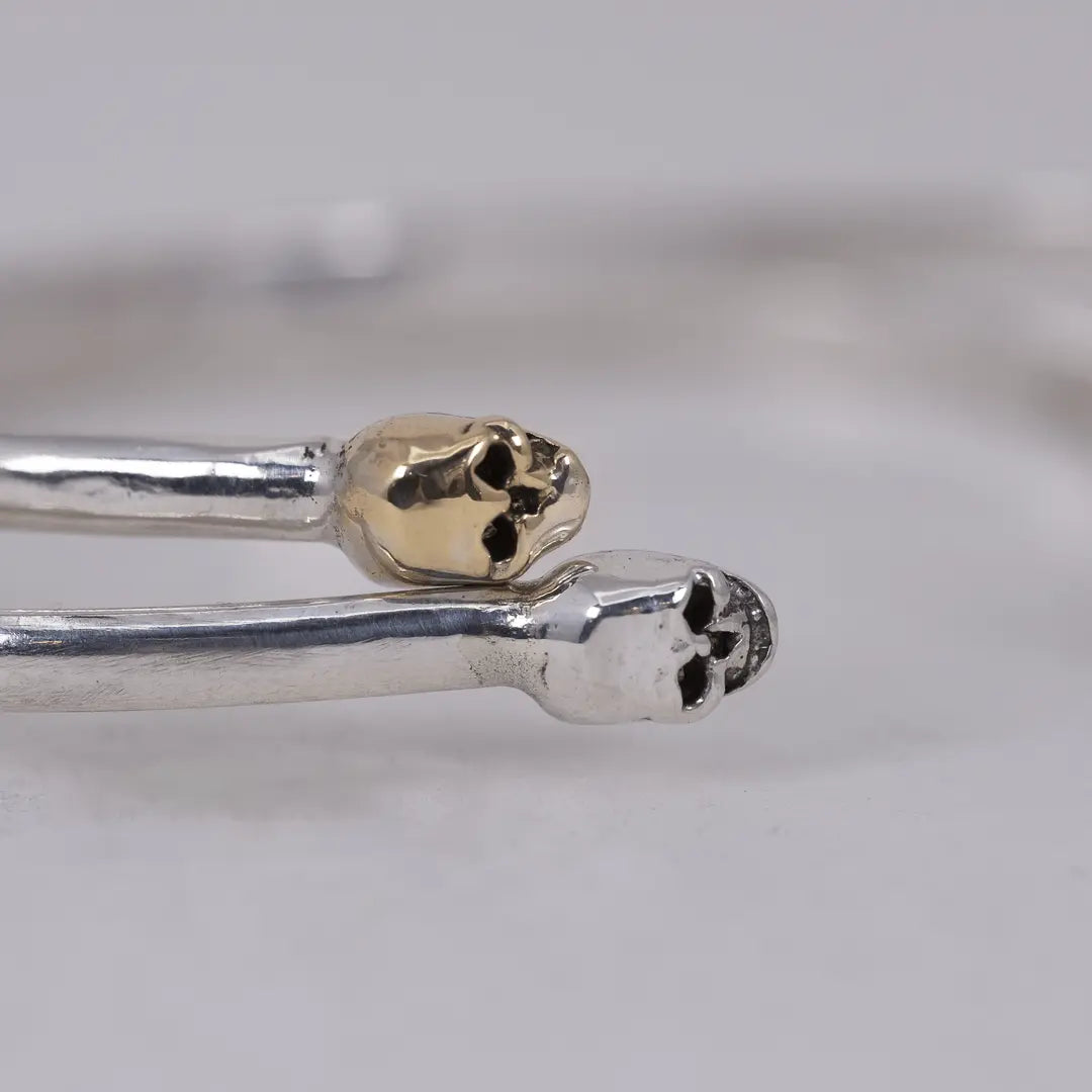 Lilla dödskallearmbandet - L8Hasselblad