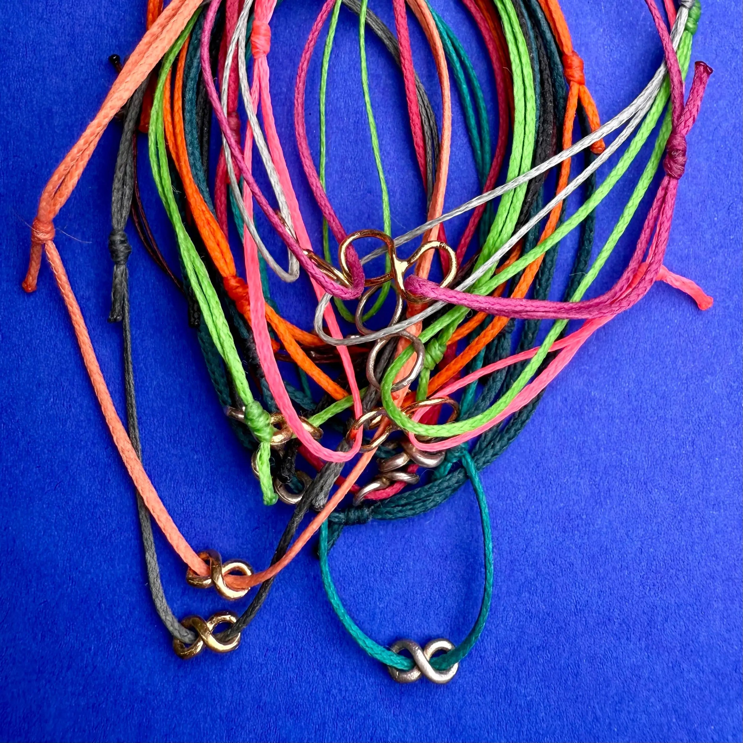 Lilla evighetsåttan trådarmband - L8Hasselblad