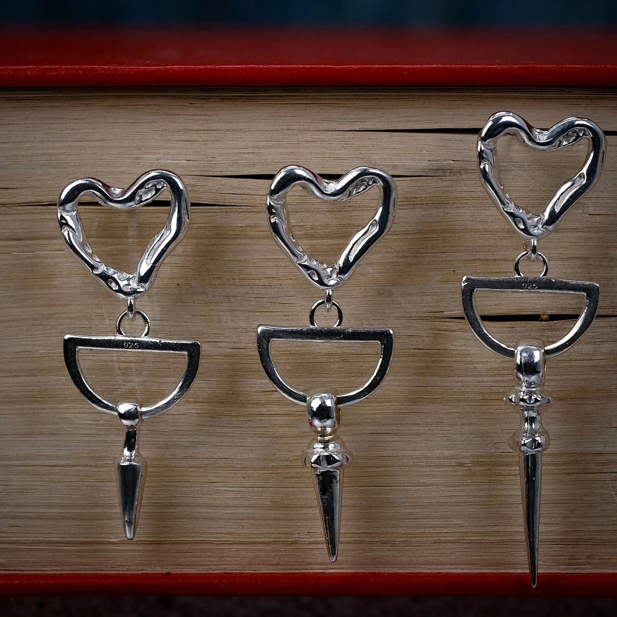 Love Dagger - Stiftörhänge L8Hasselblad