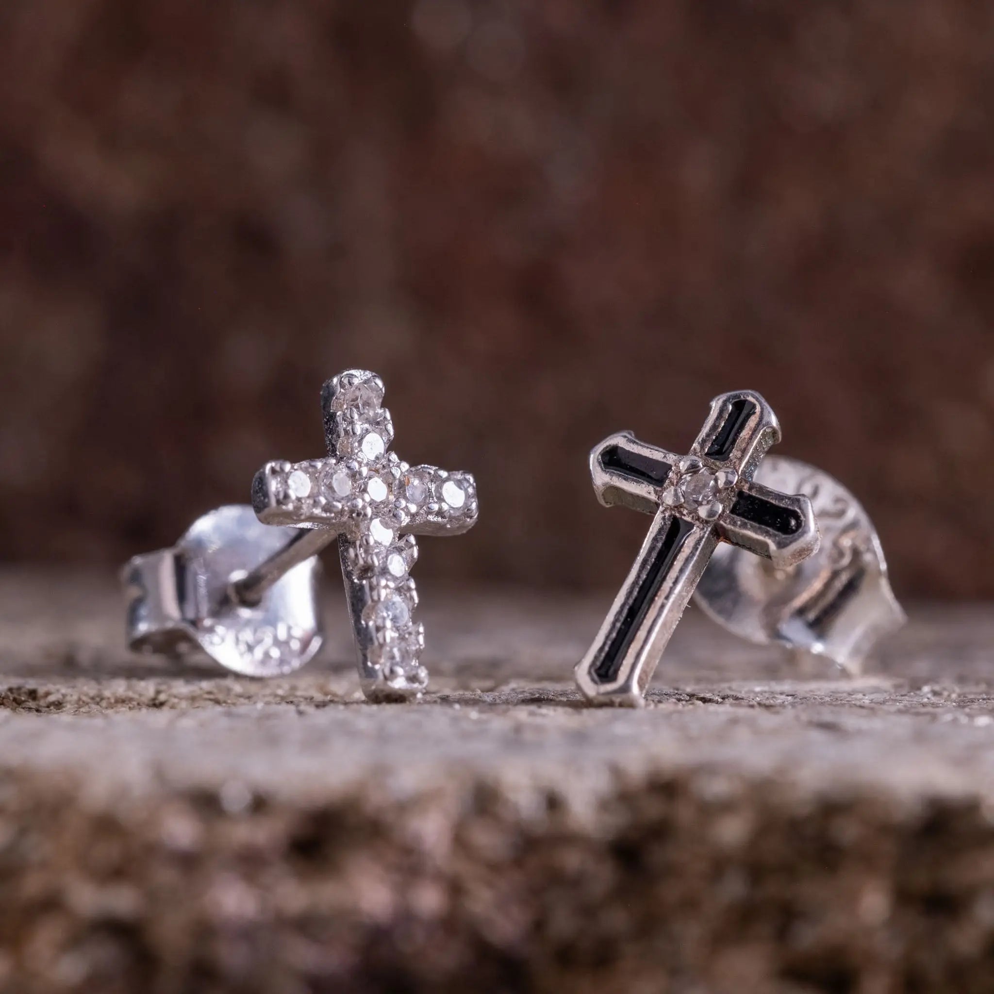 Lux cross - Stiftörhänge L8Hasselblad