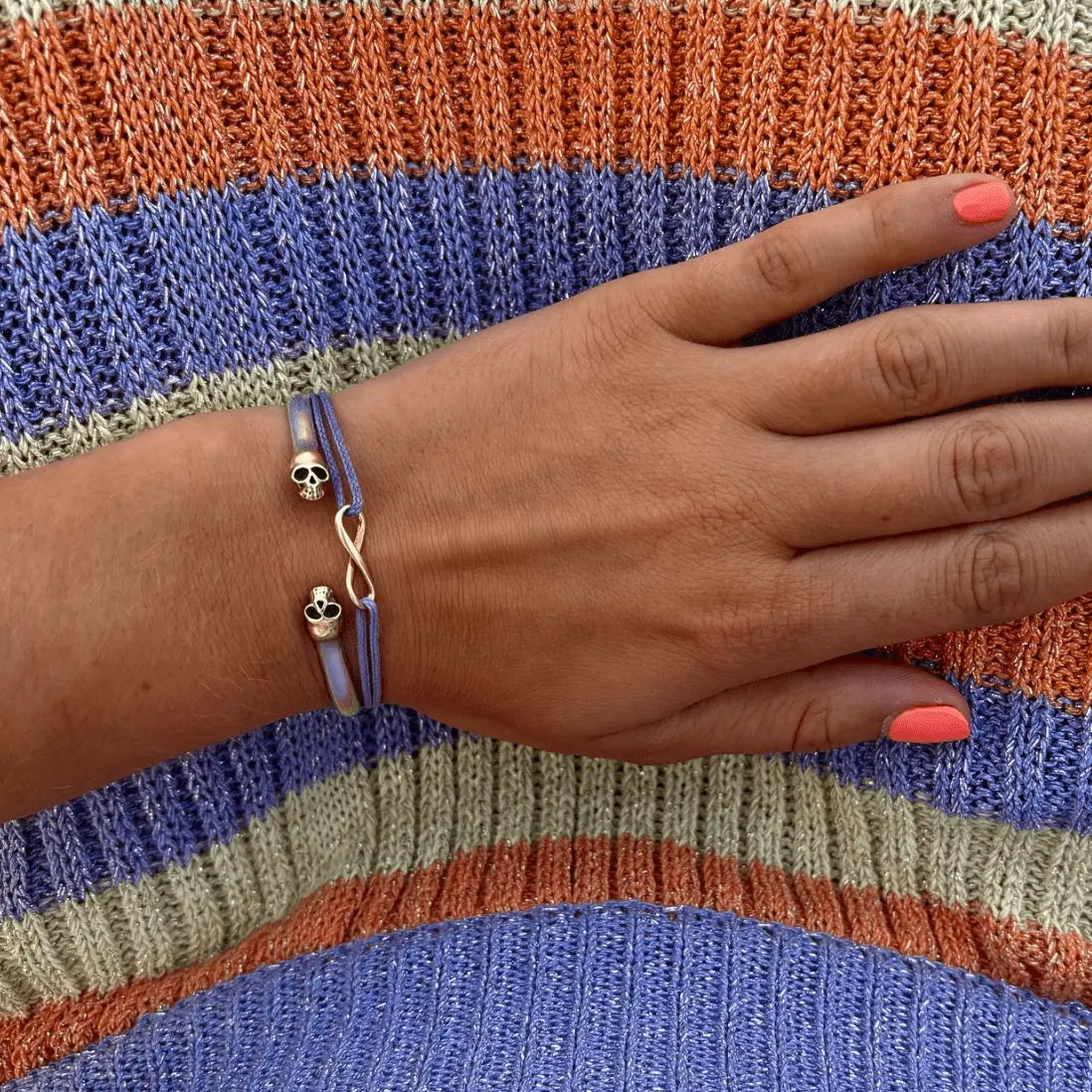 Mellan dödskallearmband - L8Hasselblad