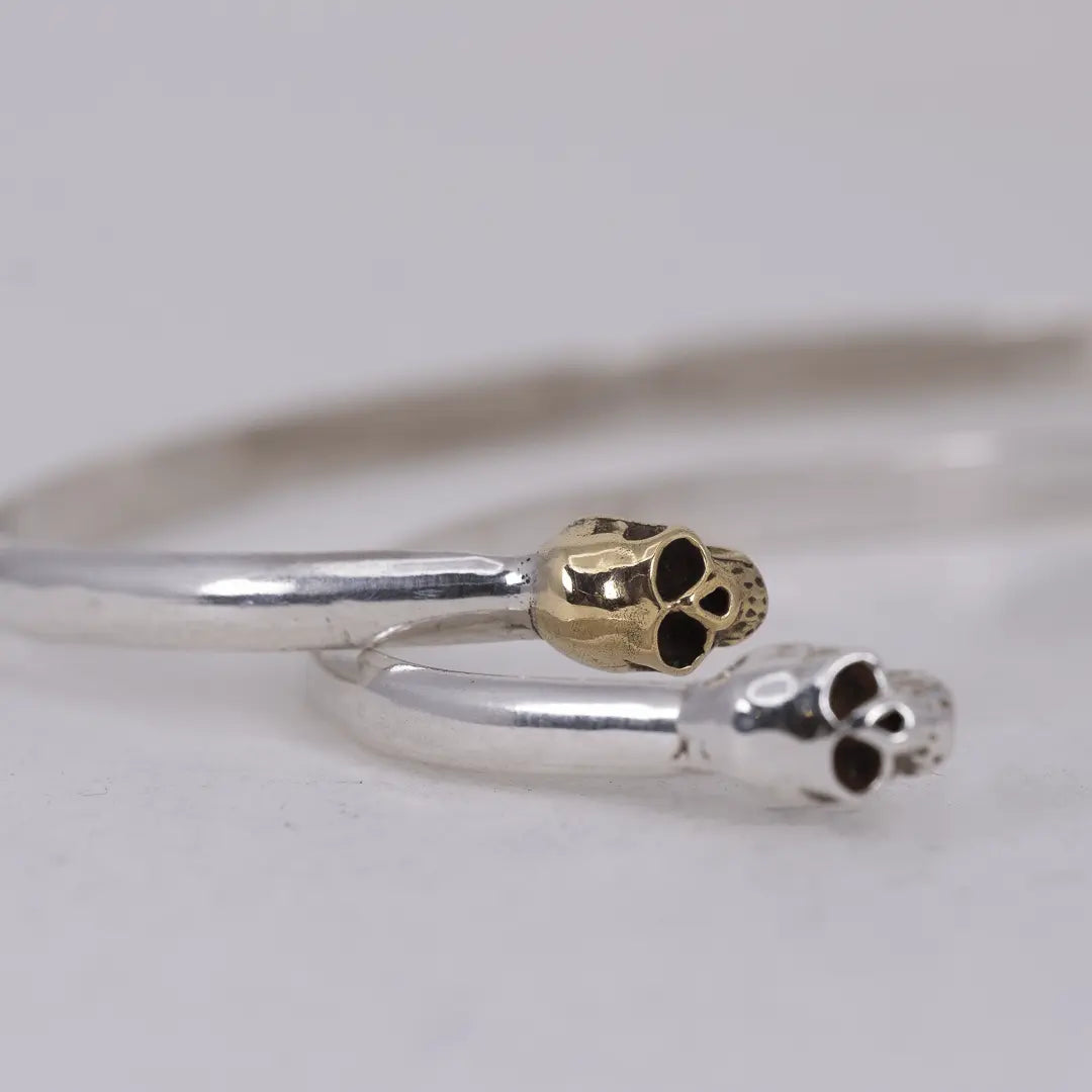 Mellan dödskallearmband - L8Hasselblad