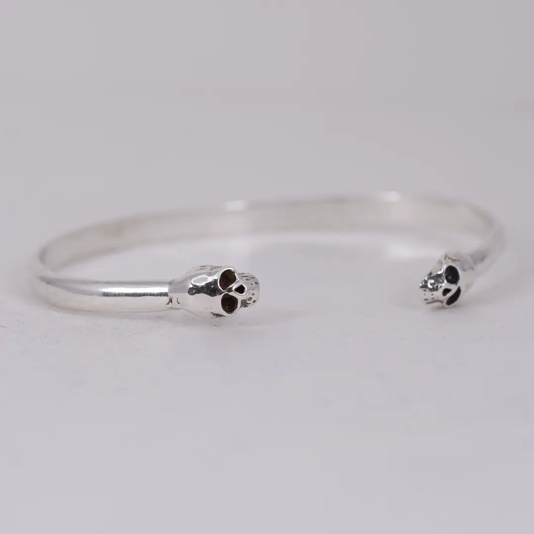 Mellan dödskallearmband - L8Hasselblad