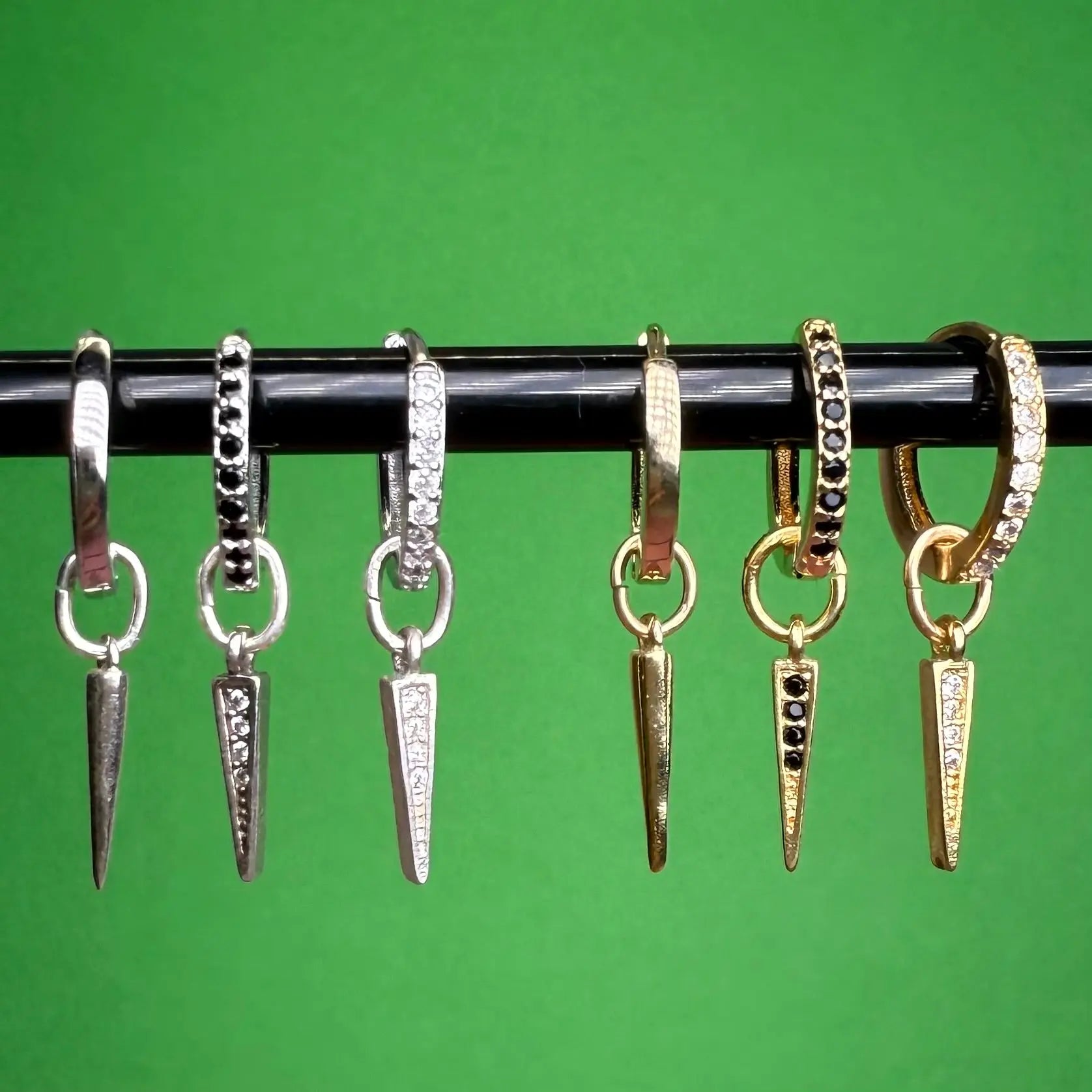 Minitagg med zirkoner - Örhängen - L8Hasselblad