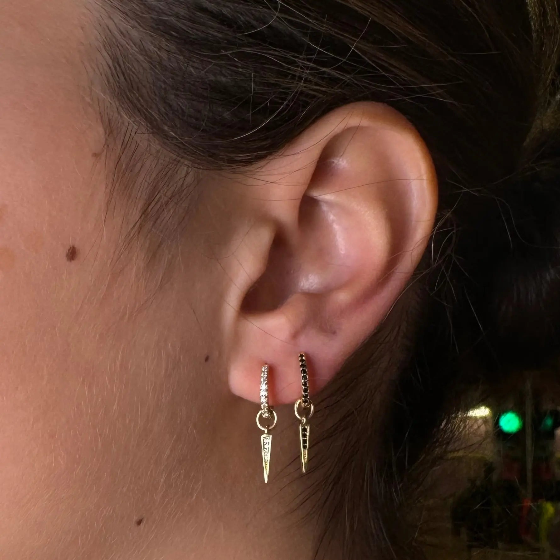 Minitagg med zirkoner - Örhängen - L8Hasselblad