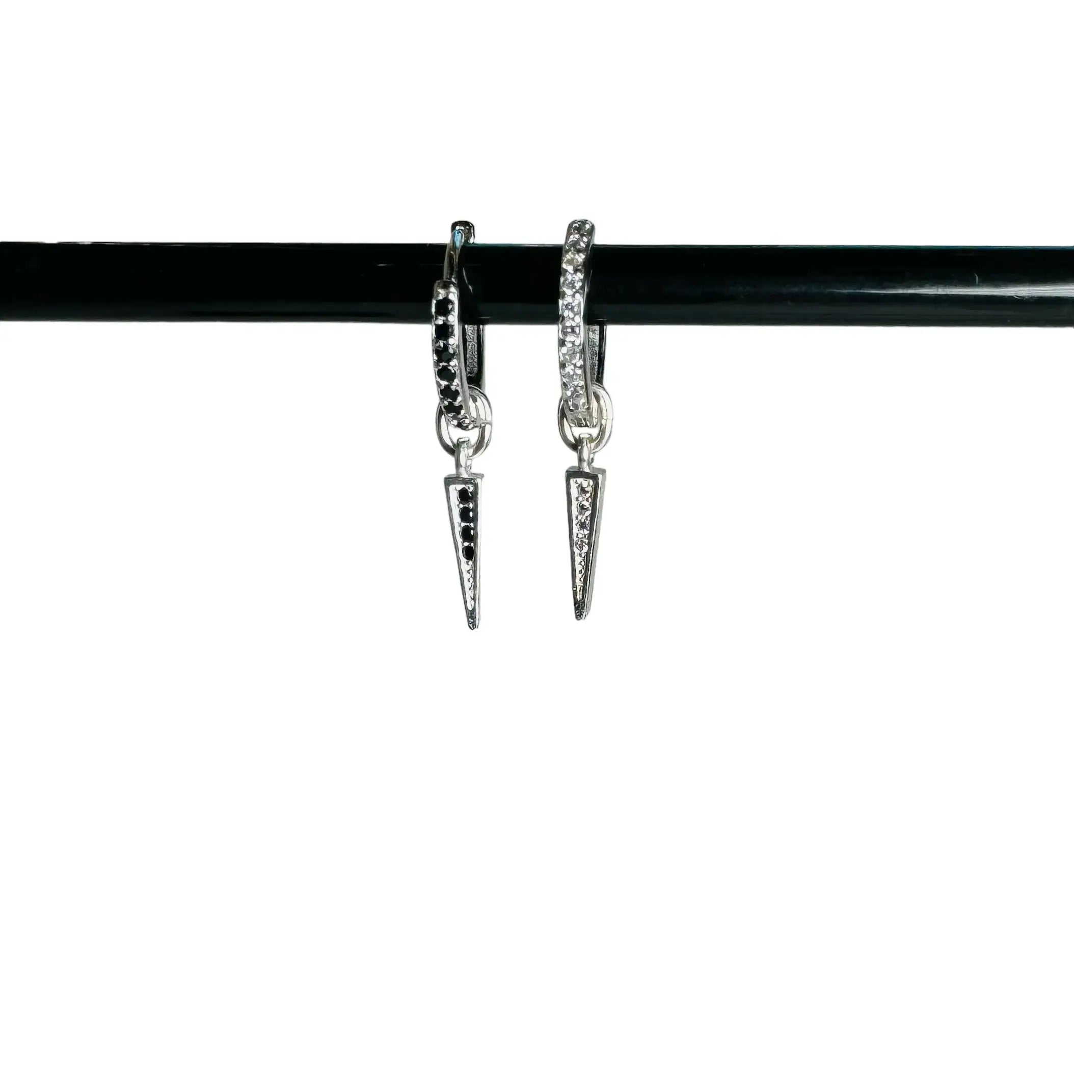 Minitagg med zirkoner - Örhängen - L8Hasselblad