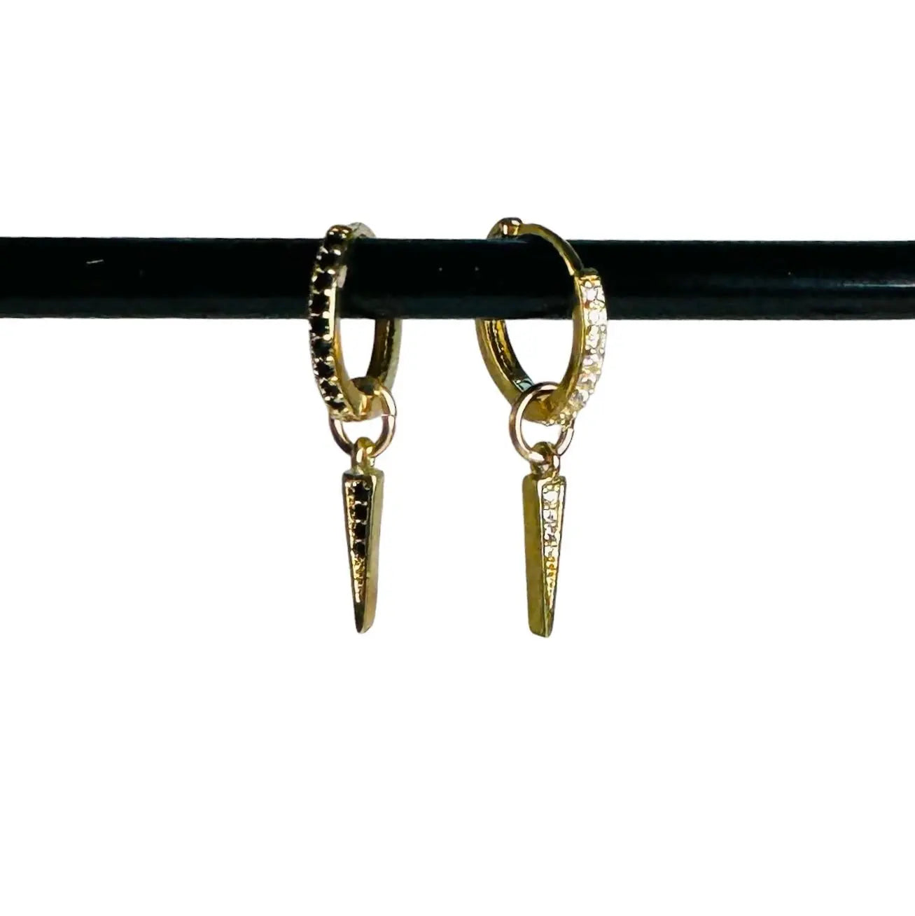 Minitagg med zirkoner - Örhängen - L8Hasselblad