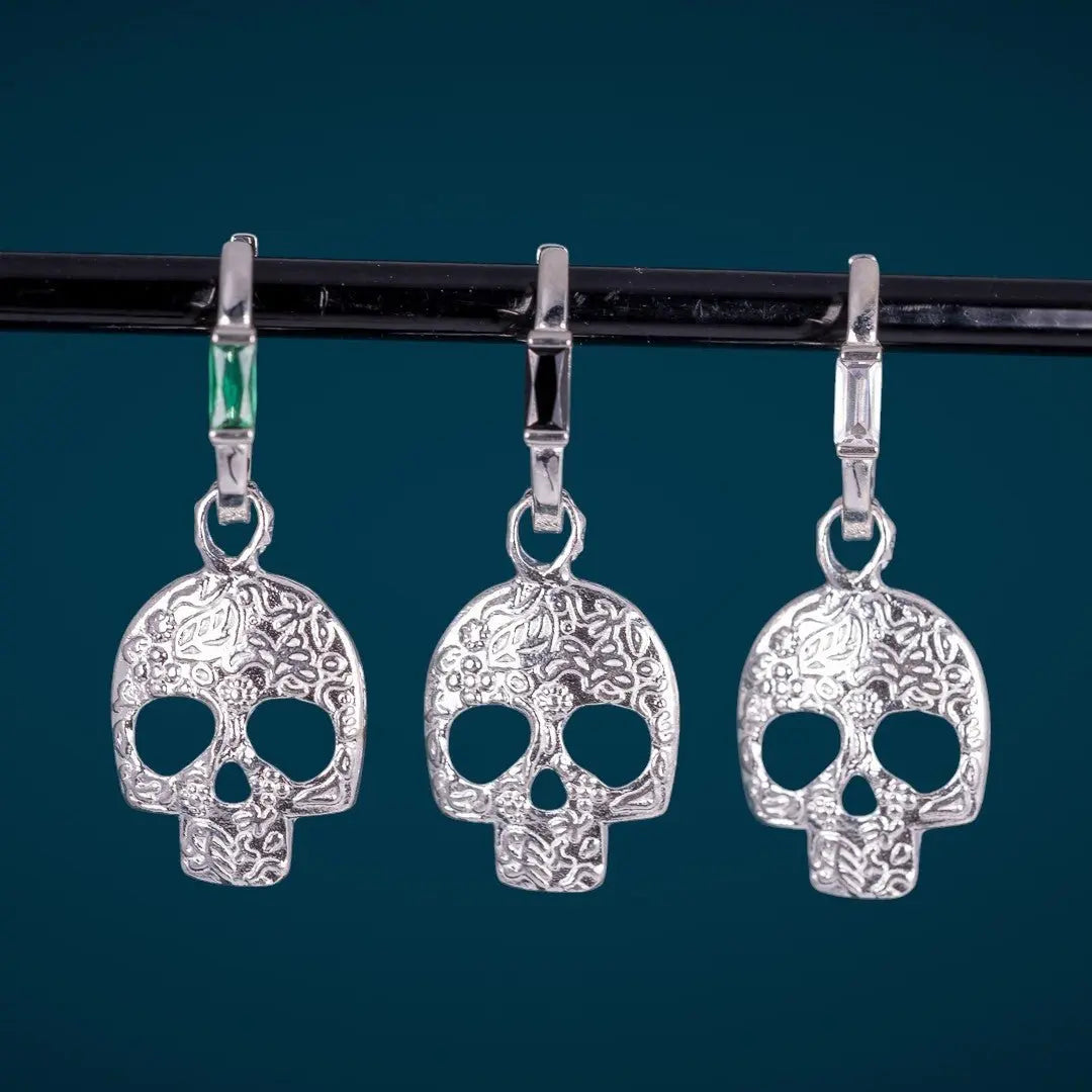 Mönstrad dödskalle - silverörhängen - L8Hasselblad