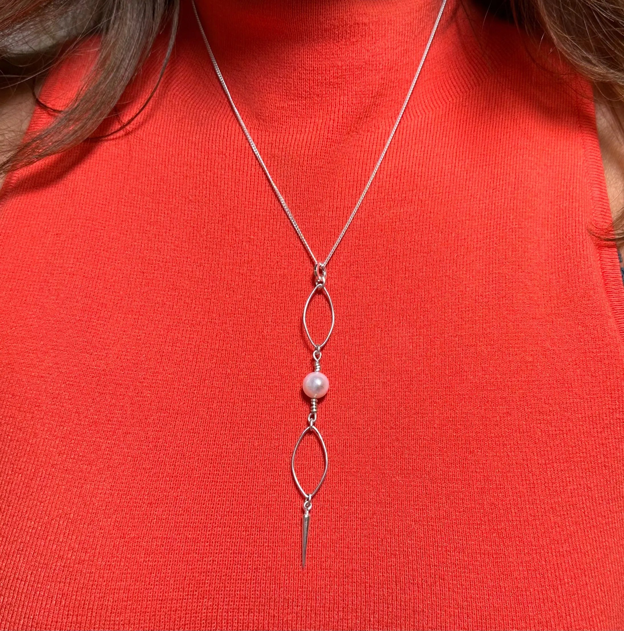 Nätta örhängen i två längder - L8Hasselblad