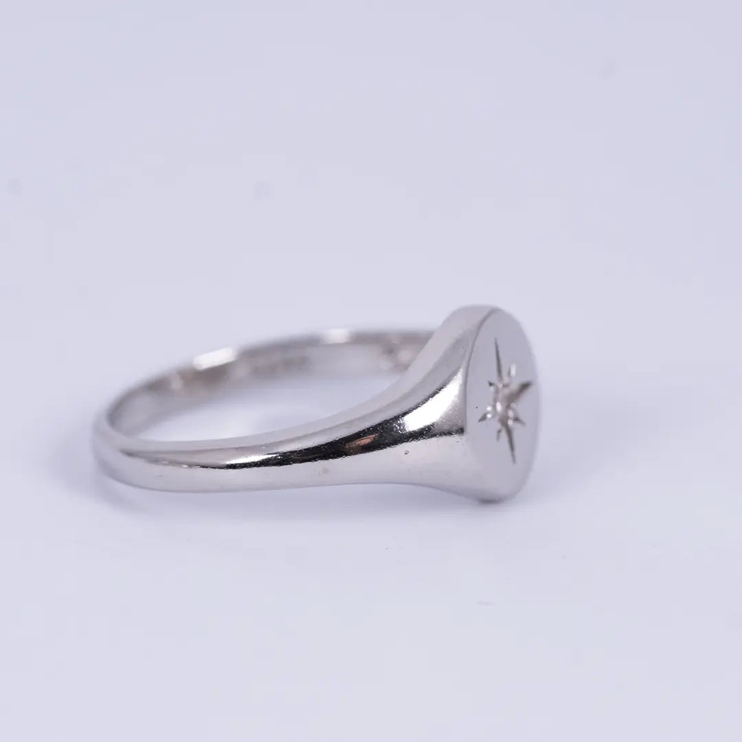 Nova - signetring med stjärninfattning - L8Hasselblad