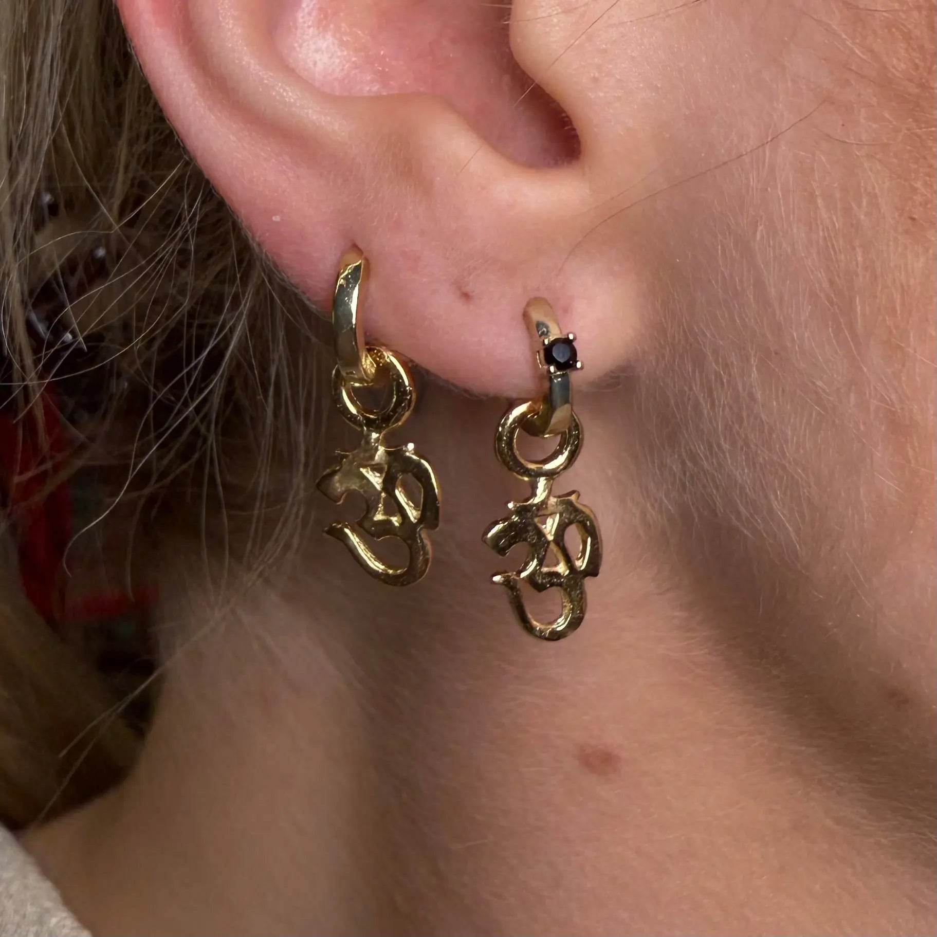 Ohm - guldörhängen - L8Hasselblad