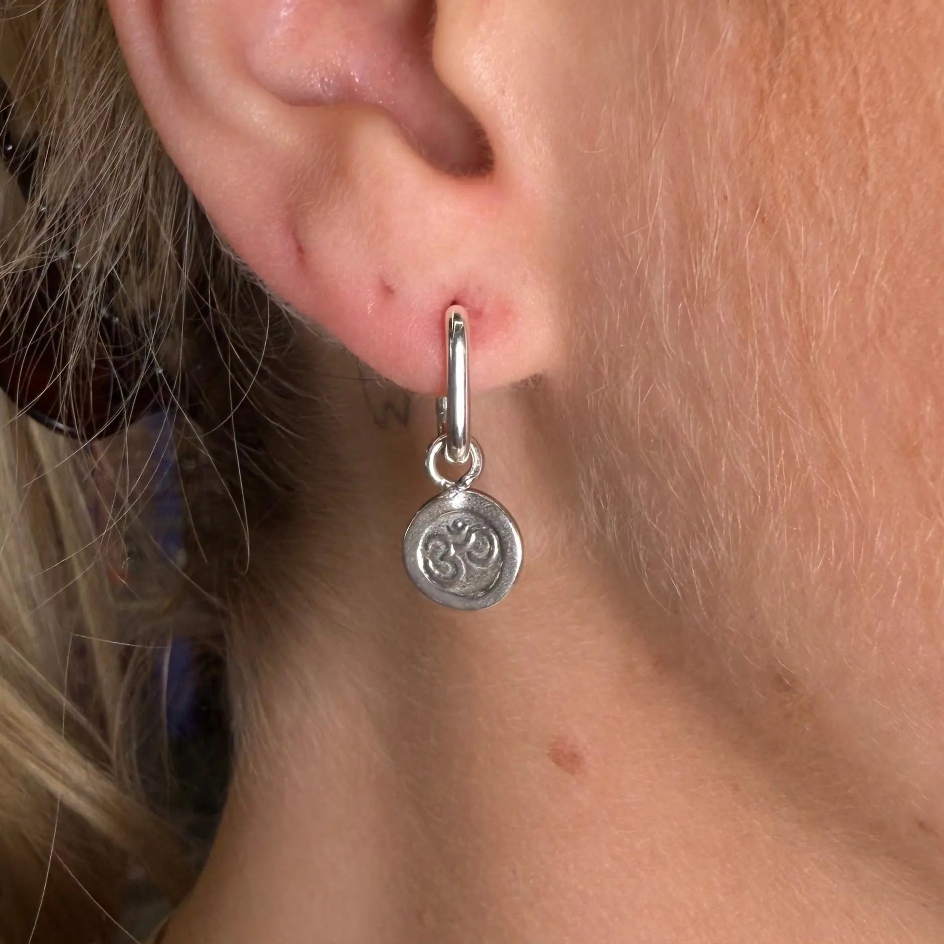 Ohm - silverörhängen (par) - L8Hasselblad