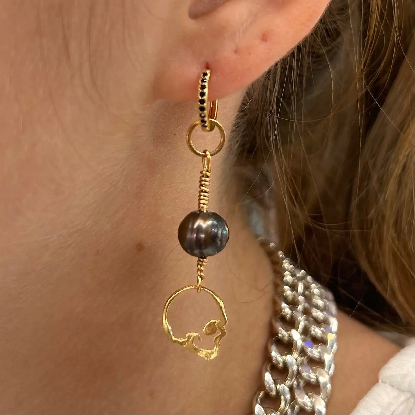 Örhänge - Skull med pärlor - L8Hasselblad