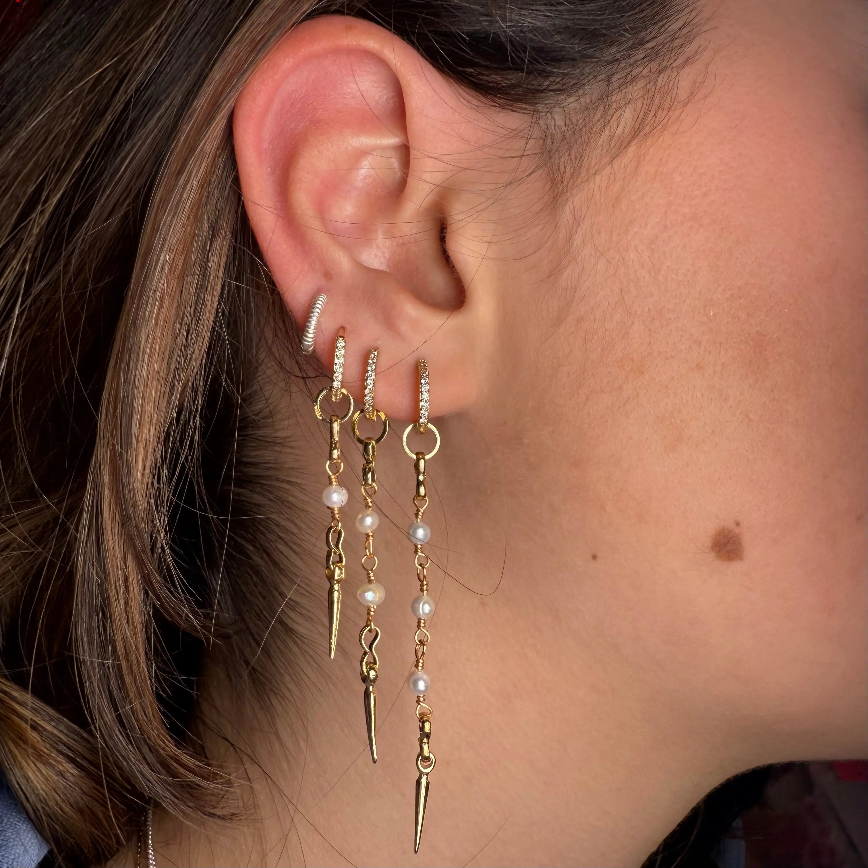 Örhänge - Vita pärlband - L8Hasselblad