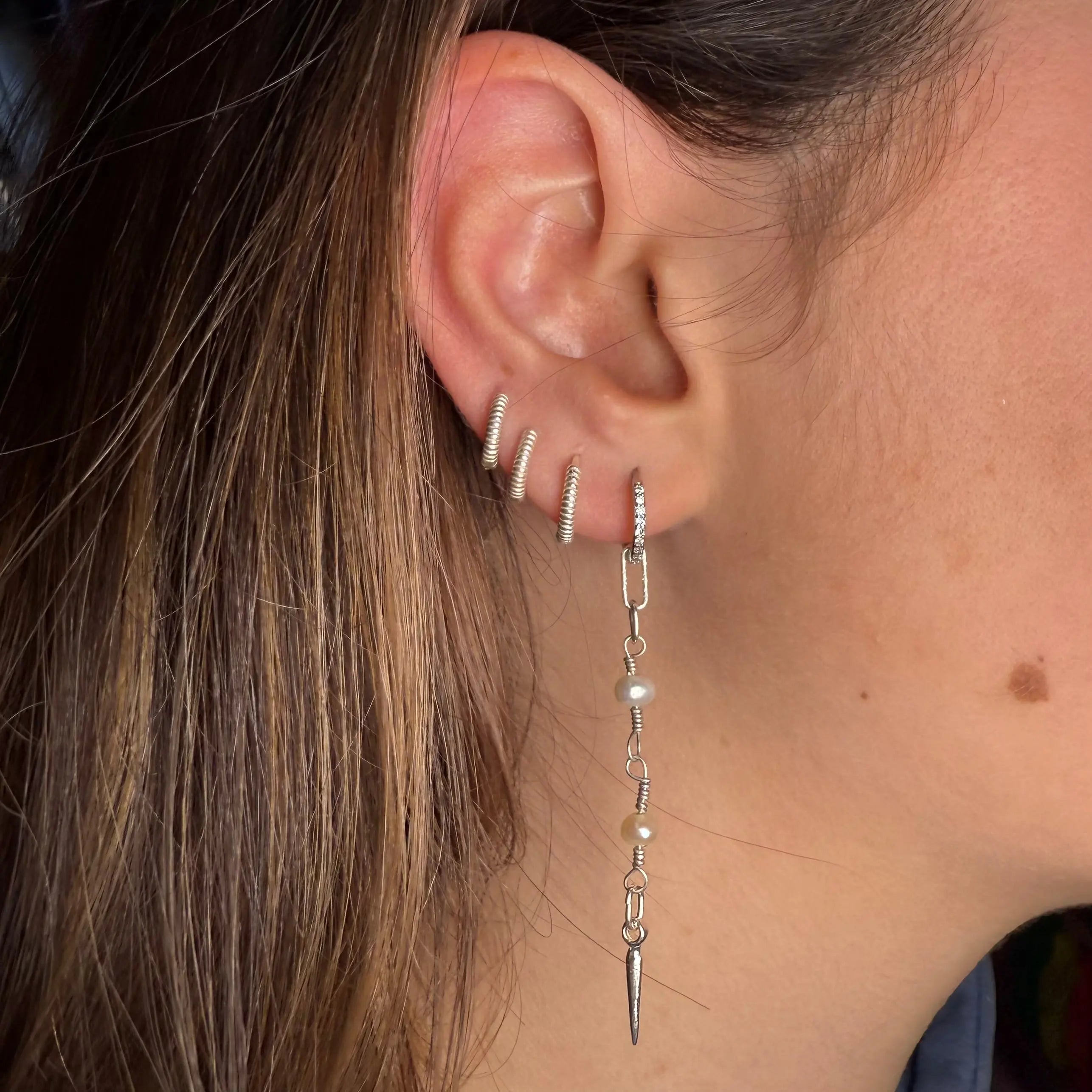 Örhänge - Vita pärlband - L8Hasselblad