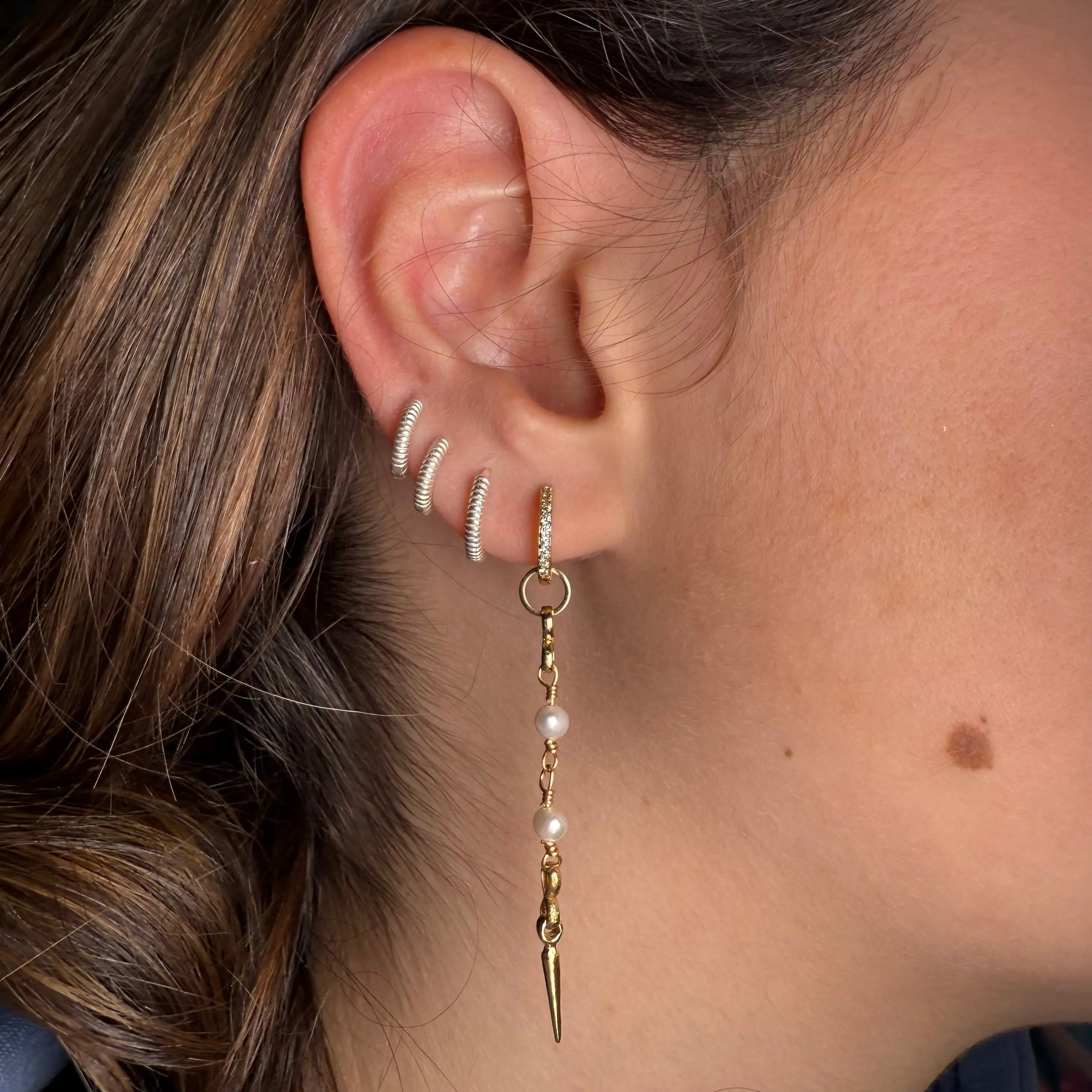 Örhänge - Vita pärlband - L8Hasselblad