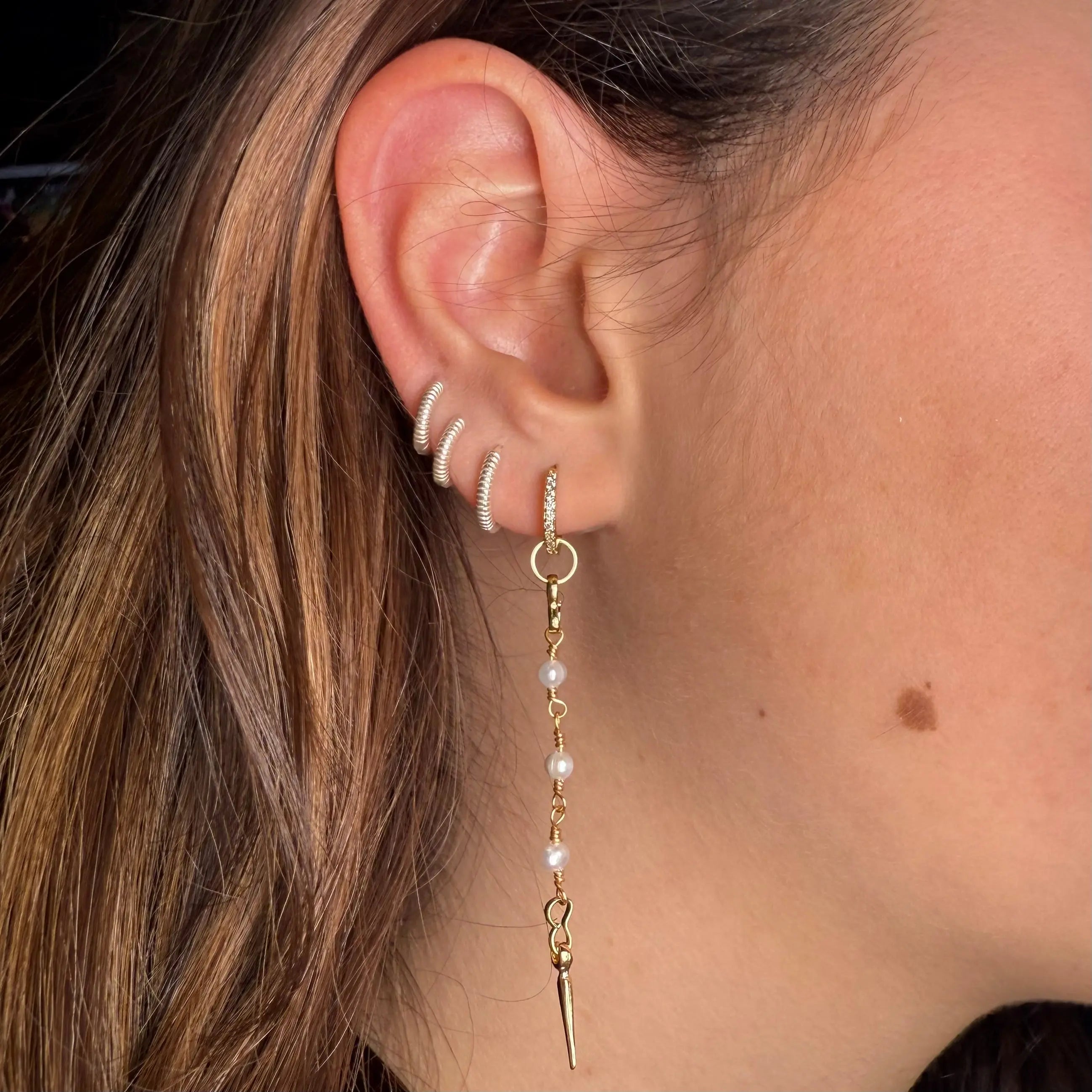 Örhänge - Vita pärlband - L8Hasselblad