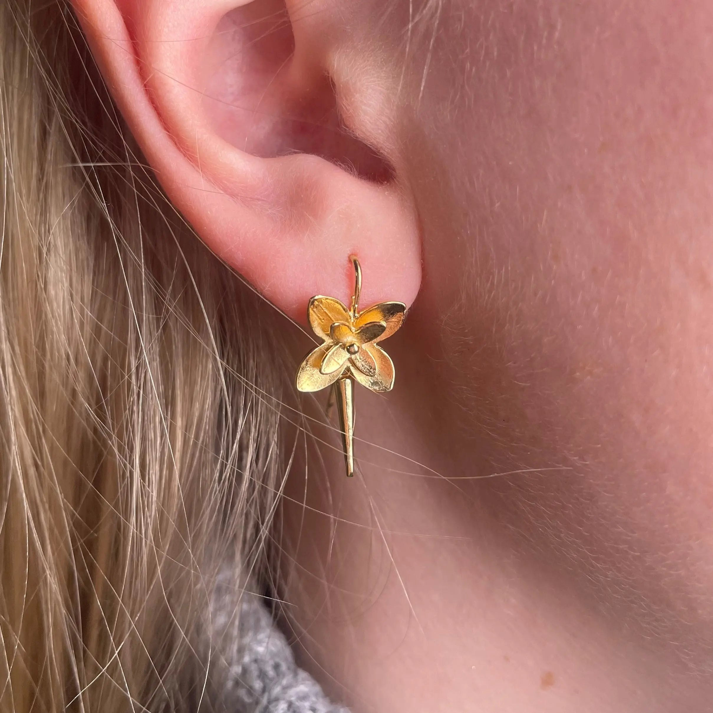 Örhängen - Blomma med nit - L8Hasselblad