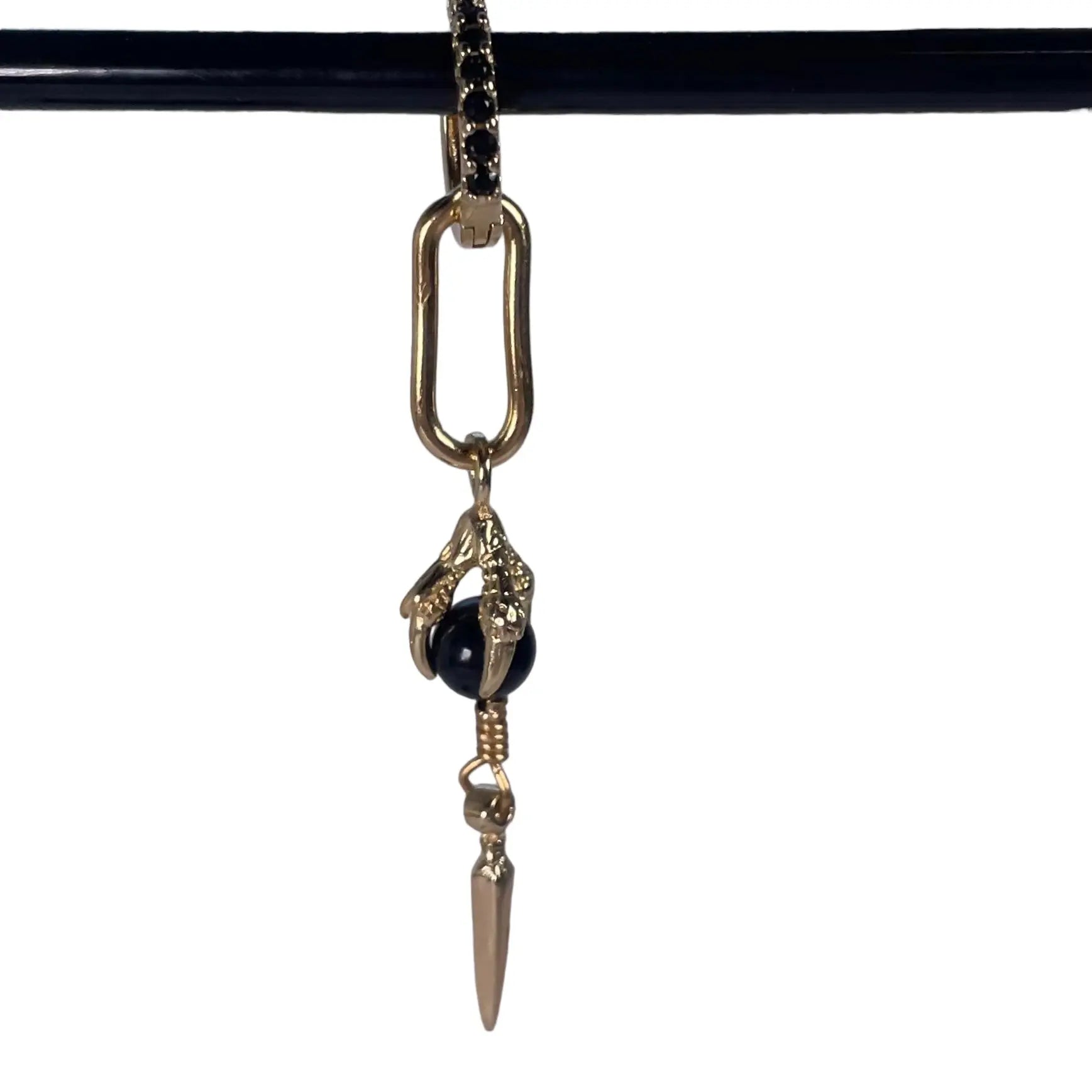 Örhängen - Hängande klo med pärla - L8Hasselblad