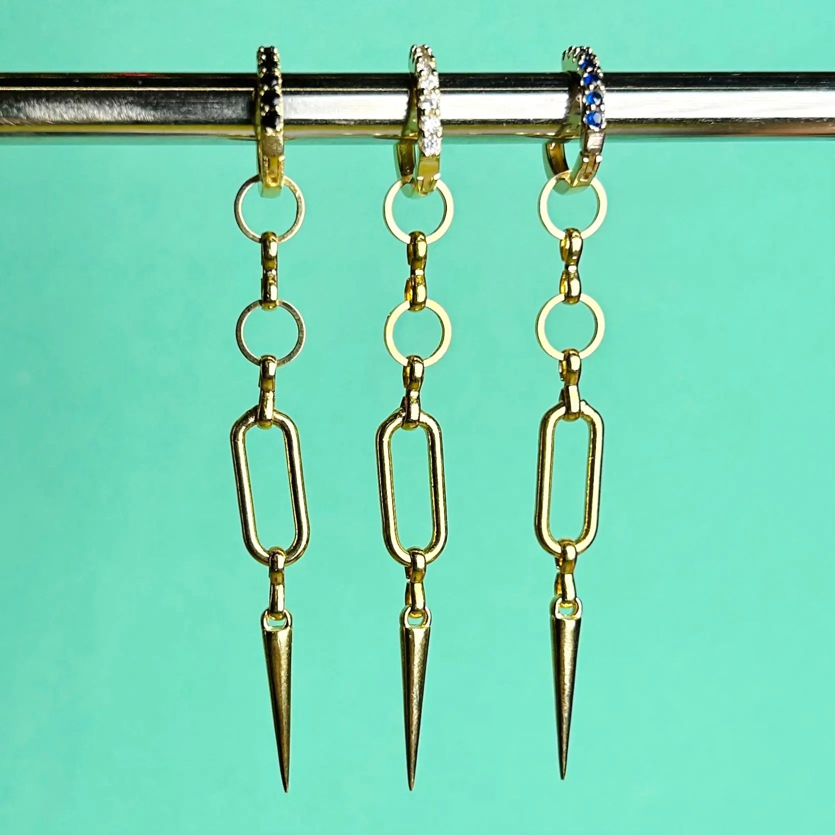 Örhängen - Lång runda Niten Gulddoublé - L8Hasselblad