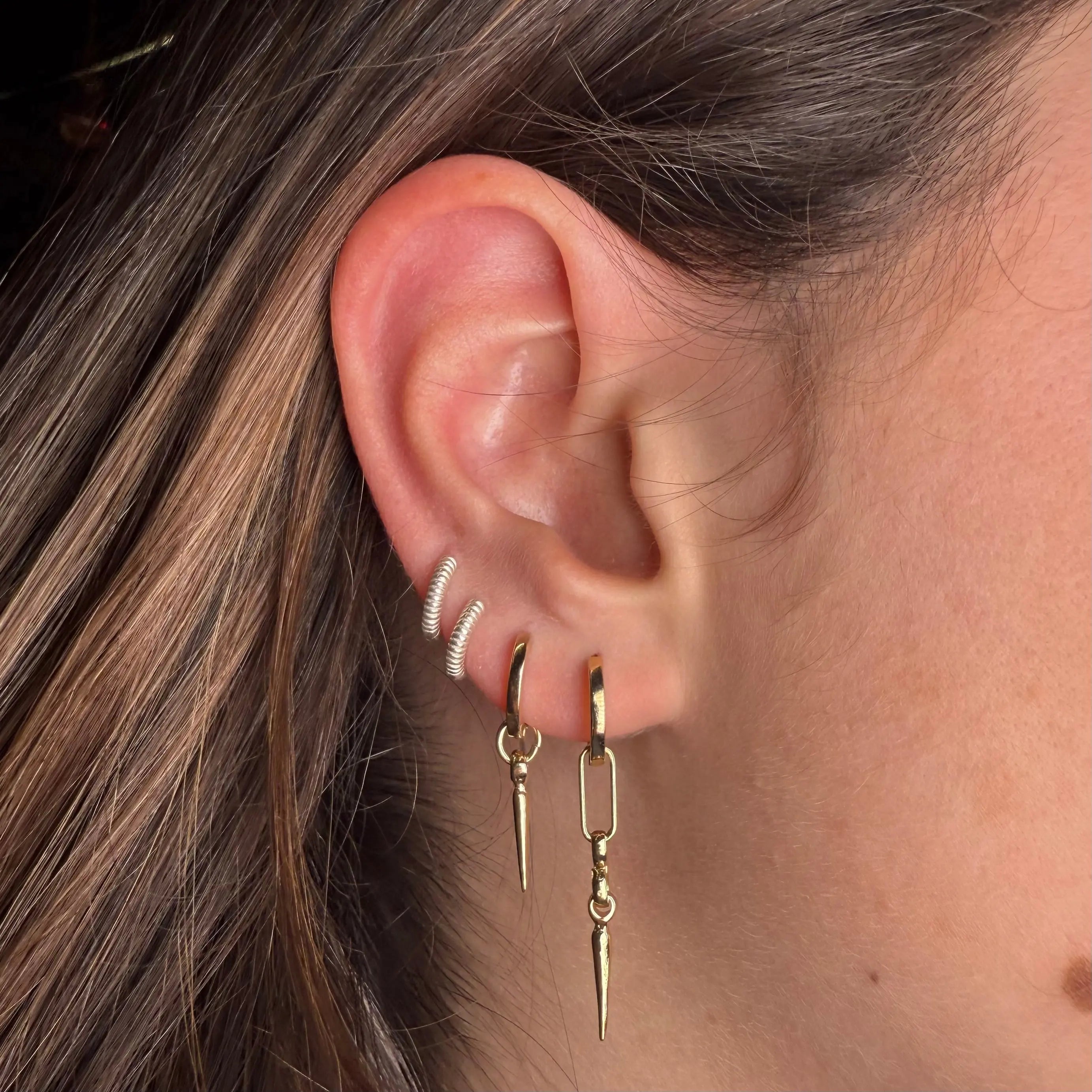 Örhängen - Lilla runda niten - L8Hasselblad