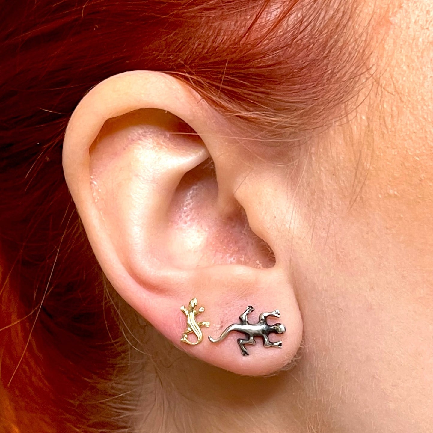 Stud earring with small &amp; medium lizard