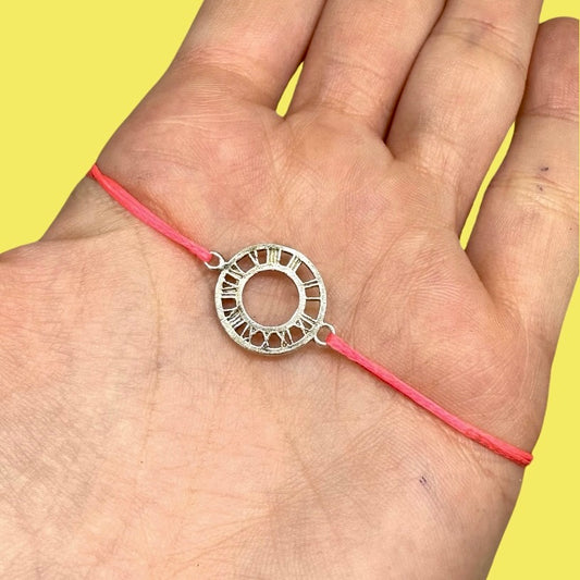 Wire bracelet with watch without hands