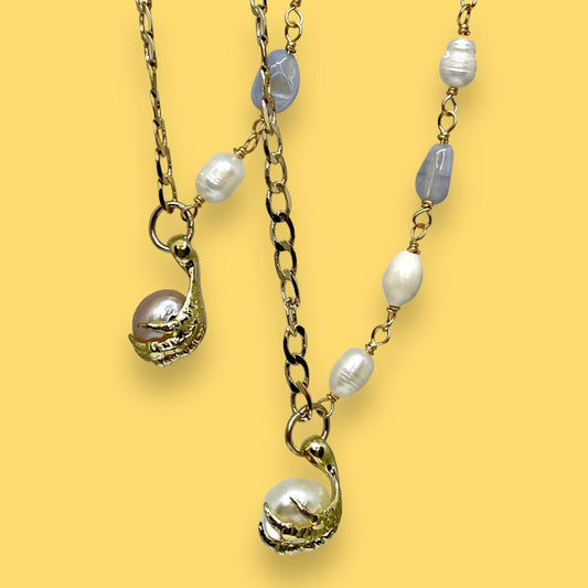 Claw necklace with 50/50 chain &amp; pastel pearls gold double