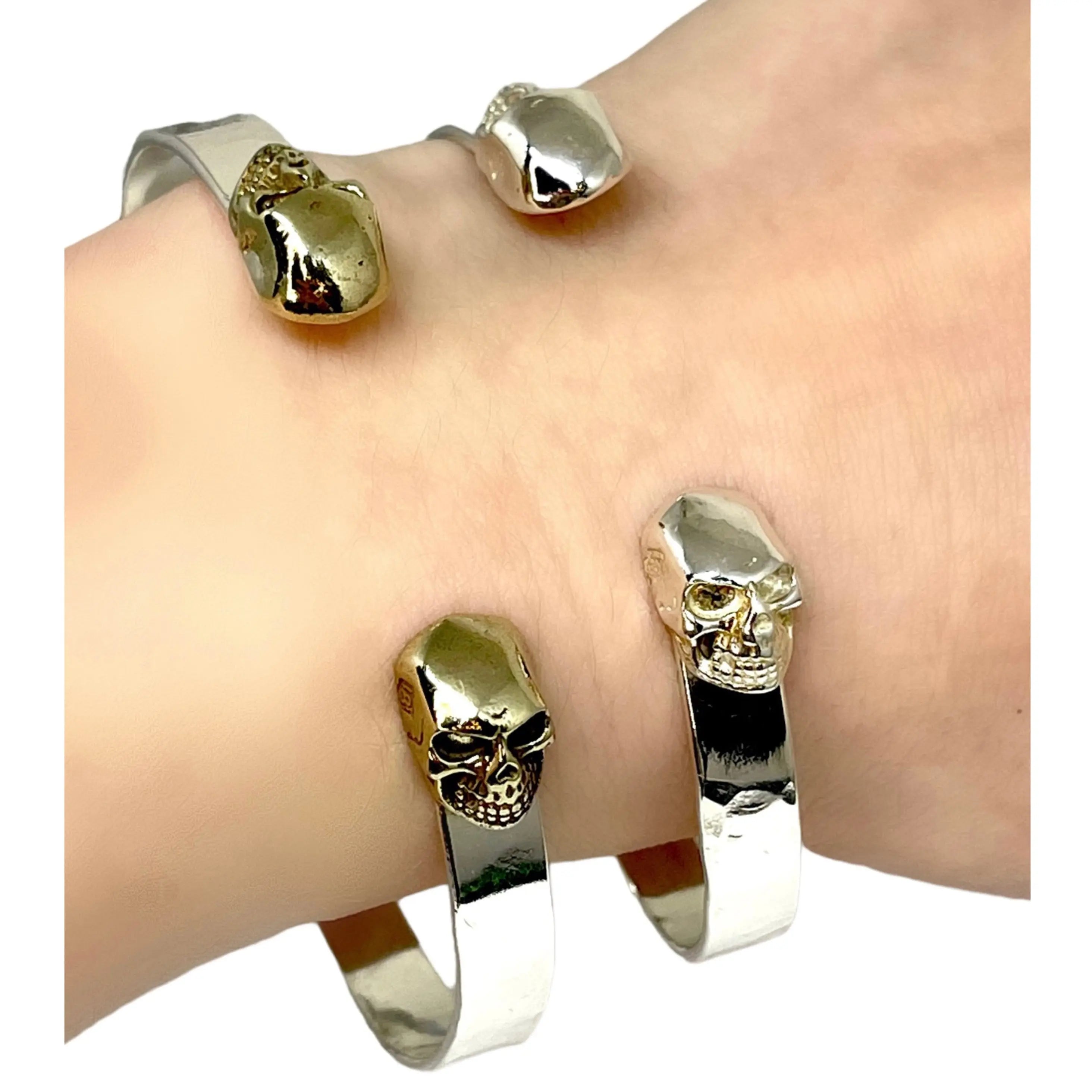 Platt dödskallearmband - L8Hasselblad