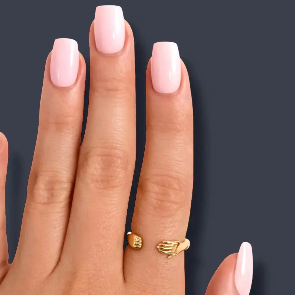 Kramen ring / öppen knuten hand L8Hasselblad