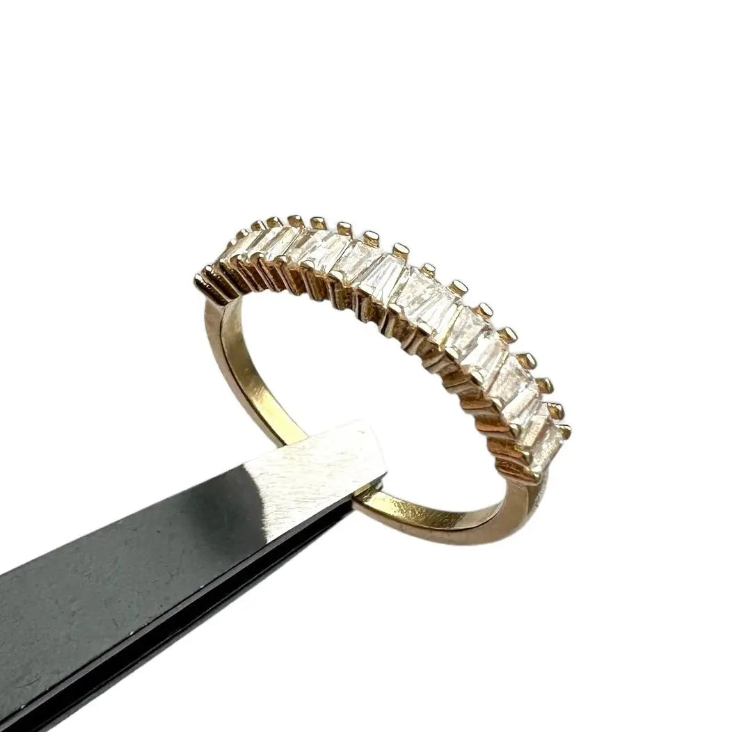 Ring med flera baugettslipade zirkoner - L8Hasselblad