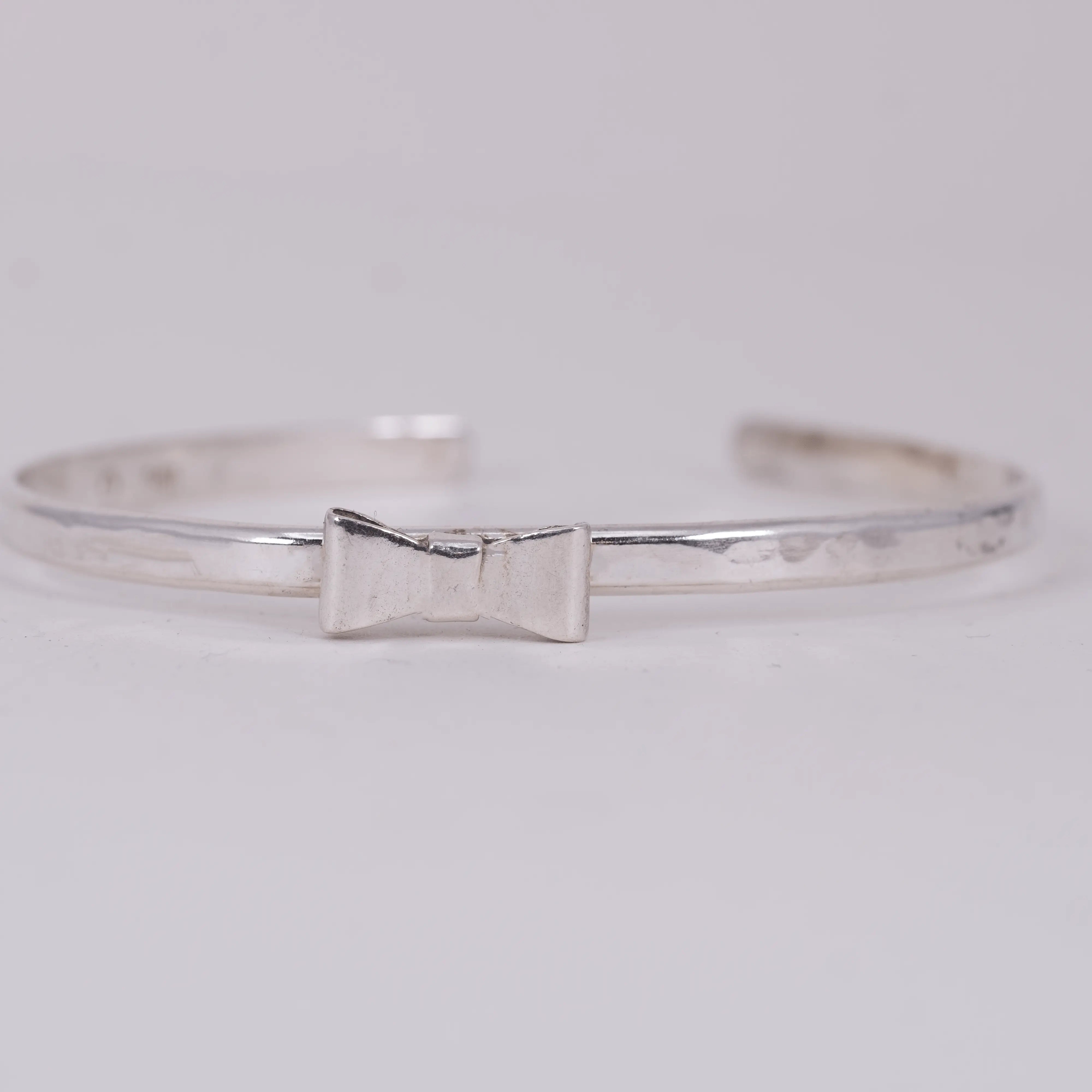 Simple bow armband - L8Hasselblad