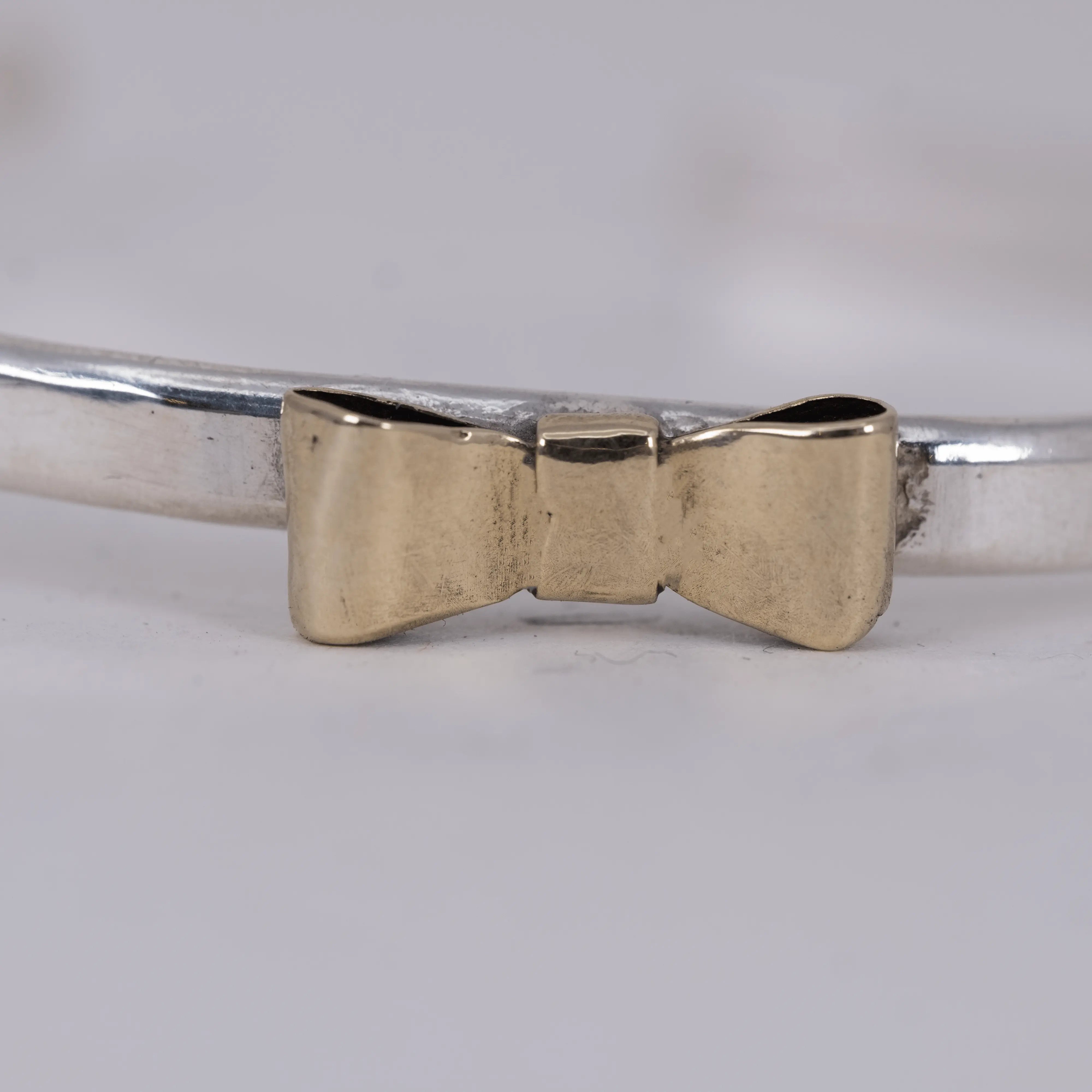 Simple bow armband - L8Hasselblad