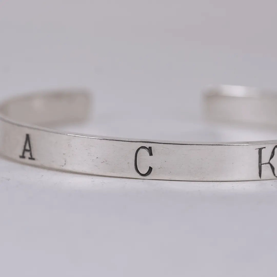 Stämplat ordarmband - L8Hasselblad