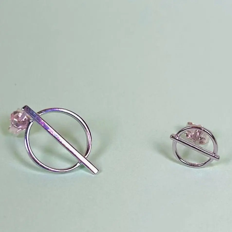 Stiftörhänge - Cirkel med pinne - L8Hasselblad