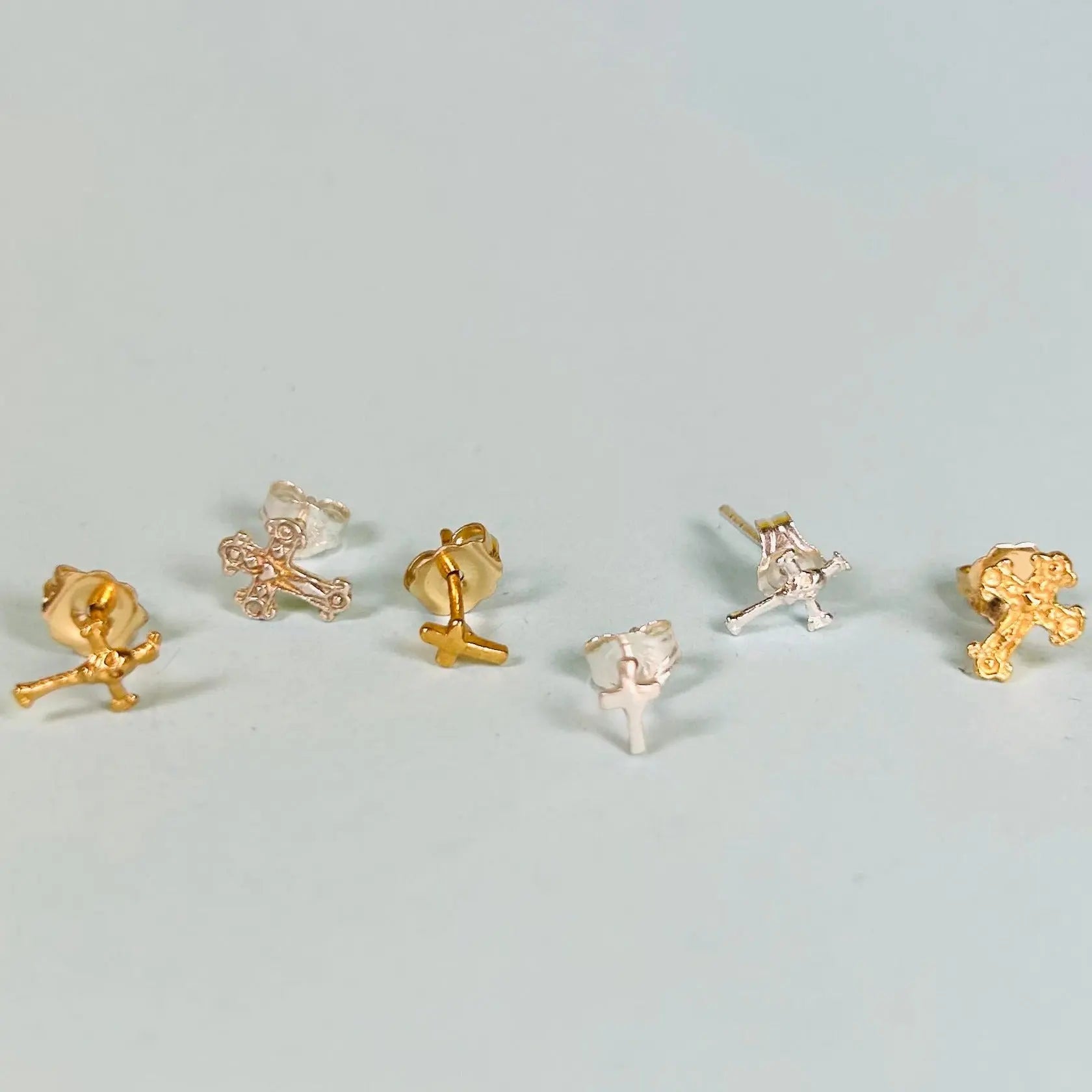 Stiftörhänge - Kors - L8Hasselblad