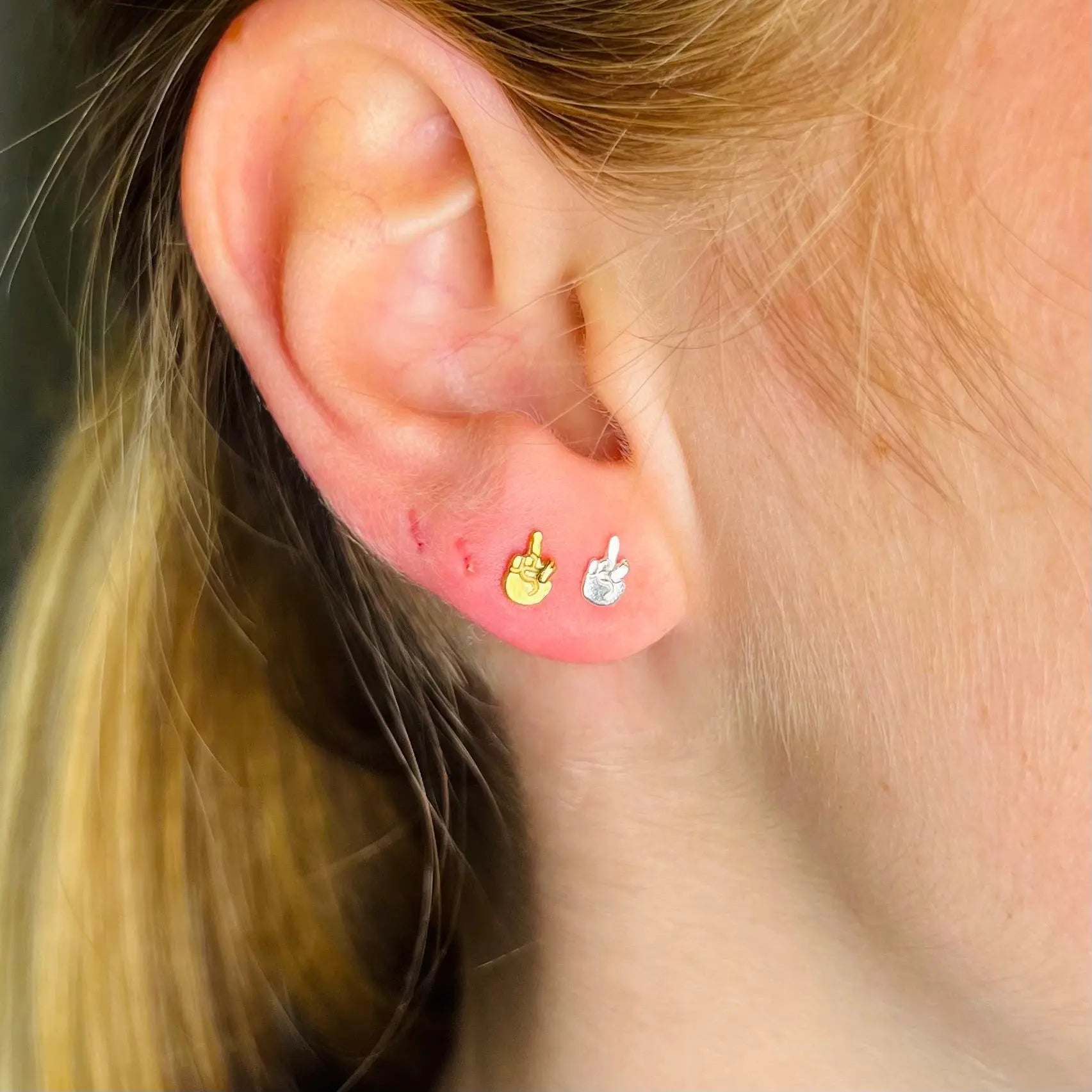 Stiftörhänge - Långfinger - L8Hasselblad