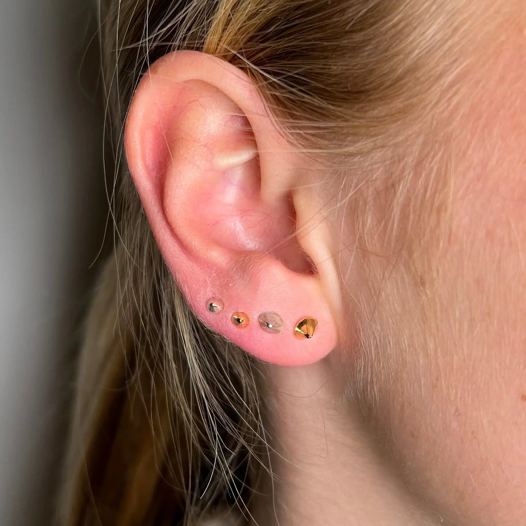 Stiftörhänge - Rund Nit - L8Hasselblad