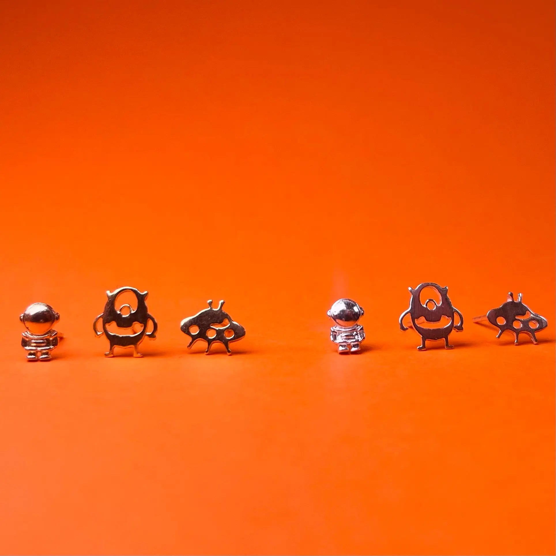 Stiftörhänge - Rymden - L8Hasselblad