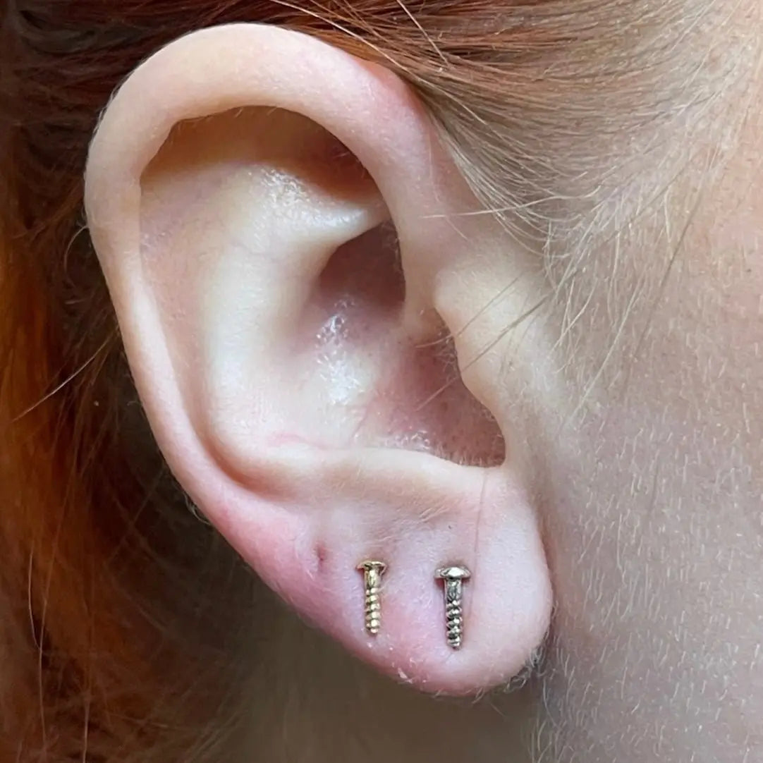 Stiftörhänge - Skruv - L8Hasselblad