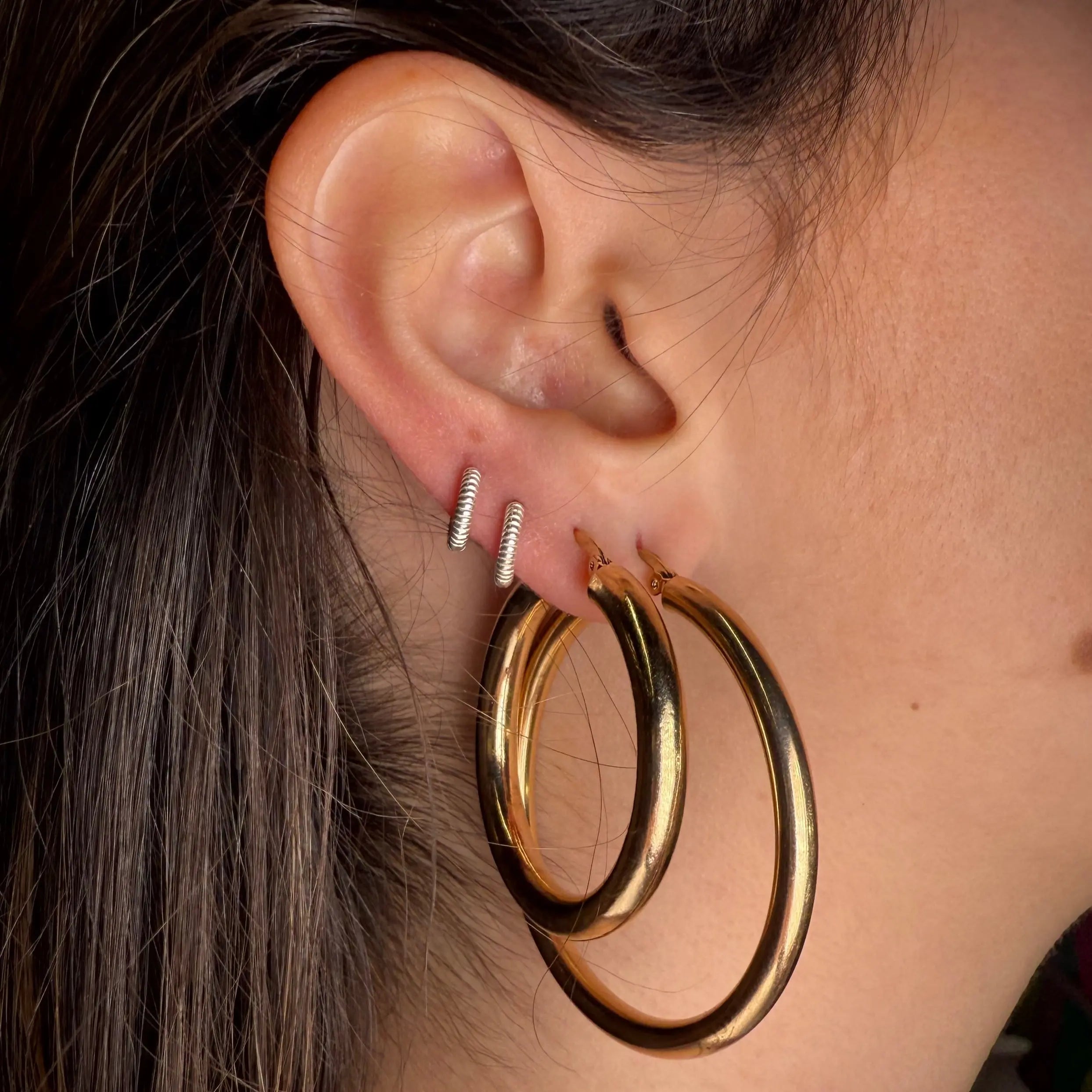 Stora guldiga hoops - L8Hasselblad