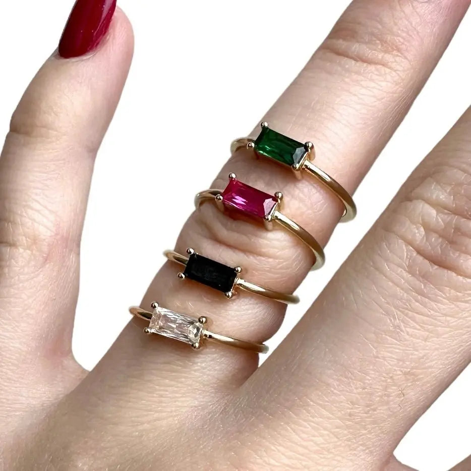 Tunn ring med baguettslipad zirkon - L8Hasselblad