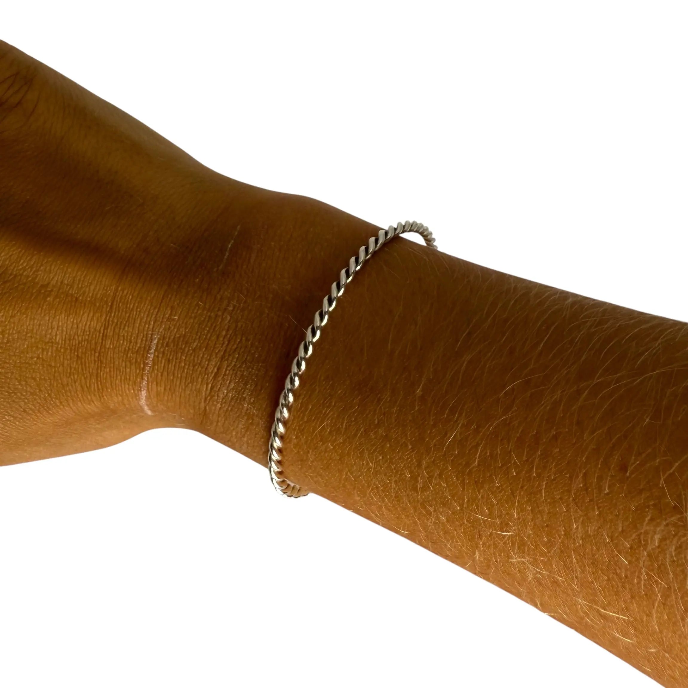 Tvinnat armband - L8Hasselblad