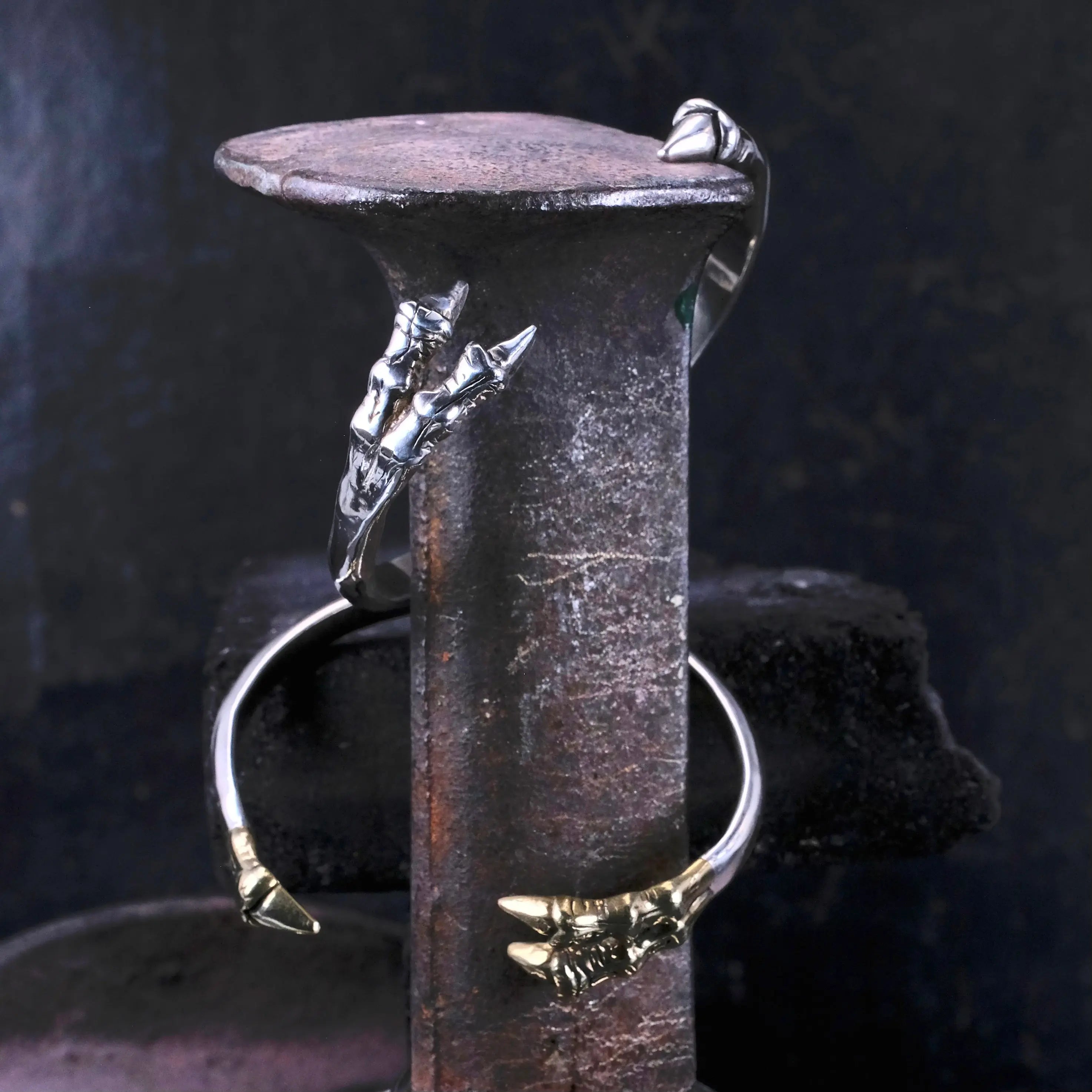 Twin Claw - Armband L8Hasselblad