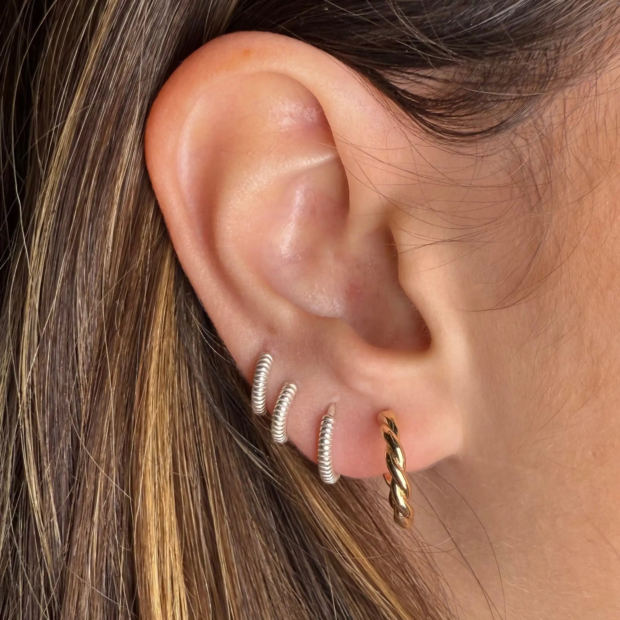 Twisted hoops - L8Hasselblad