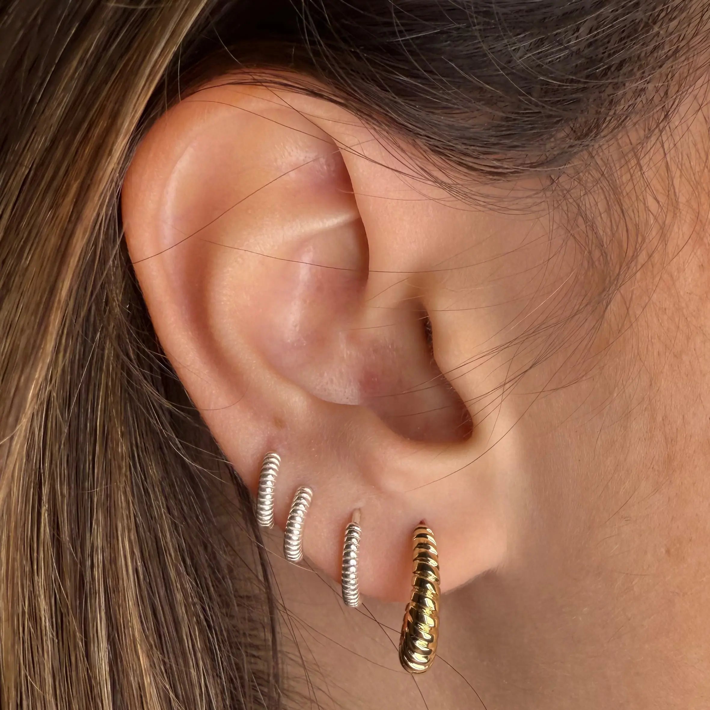 Twisted hoops - L8Hasselblad